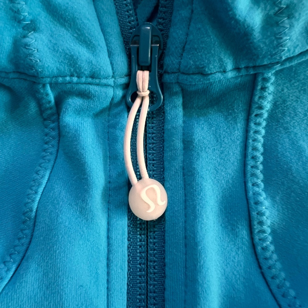 lululemon athletica Blue and White Jacket - Picture 3 of 5